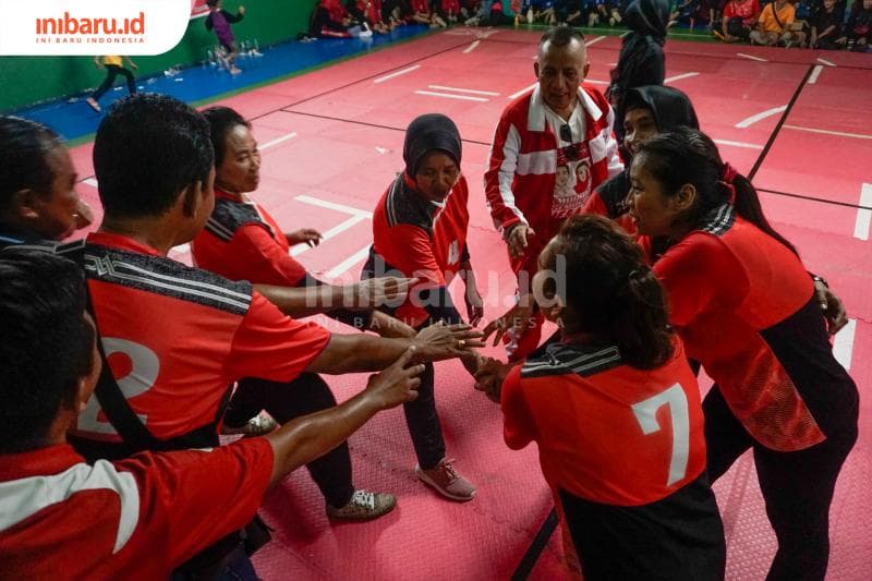 Bermain Gobak Sodor bisa menumbuhkan kepedulian sosial. (Inibaru.id/ Audrian F)<br>