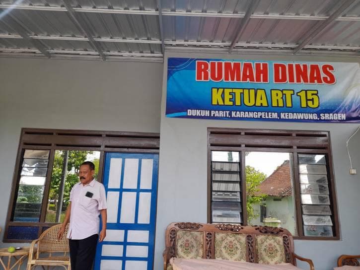 Uang untuk membeli rumah dihimpun warga dari hasil retribusi air bersih dan arisan. (Solopos/Tri Rahayu)