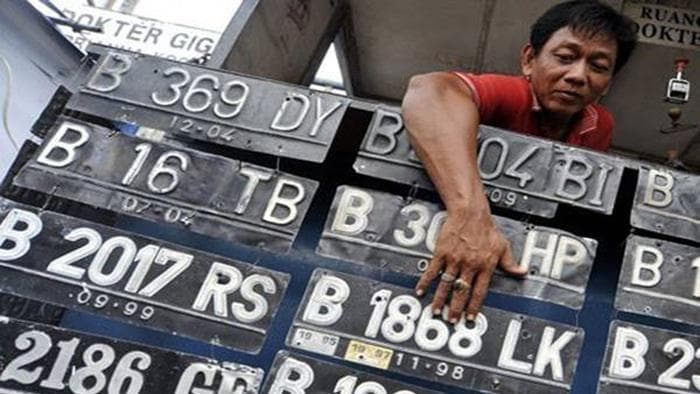 Pelat nomor dengan kode B di depan merupakan sisa-sisa dari kode wilayah karesidenan Batavia. (Antara Foto)