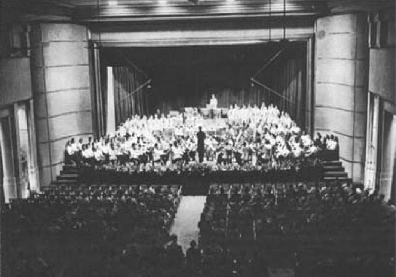 <i>Perkiraan foto&nbsp;Orkes Radio Philarmonisch yang pernah dipimpin&nbsp;Raden Soetedja Poerwodibroto. (Jakarta Philharmonic Orchestra)</i>