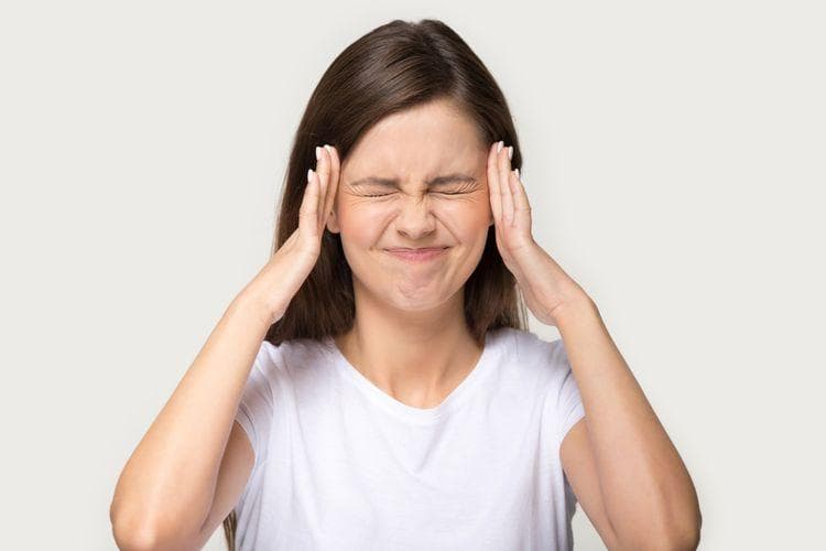 Kepala bisa sakit usai minum kopi, bisa juga sebaliknya. (Shutterstock/fizkes via Kompas)