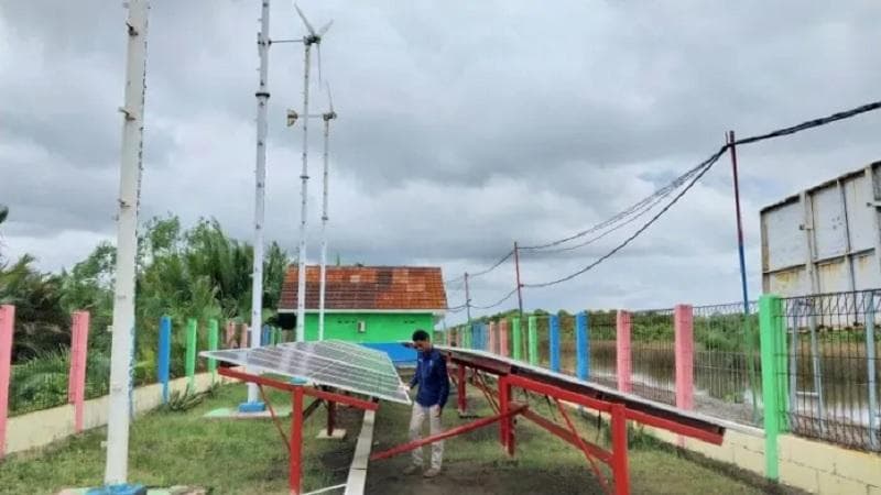 Pembangkit listrik hybrid di Dusun Bondan, Cilacap. (Serayunews/Ulul Azmi)