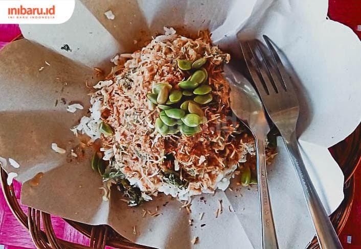 Tampilan sego pager, menu sarapan wajib di Grobogan. (Inibaru.id/ Kuncoro Aang Ifansyah)
