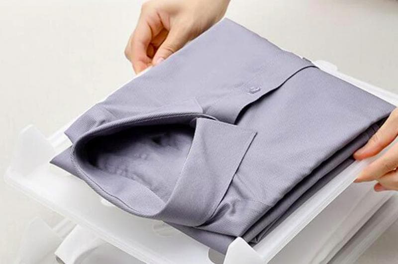 Selain parfum atau deodoran, terkadang bau badan juga disebabkan oleh bahan pakaian. (Kemejaalisanstore)