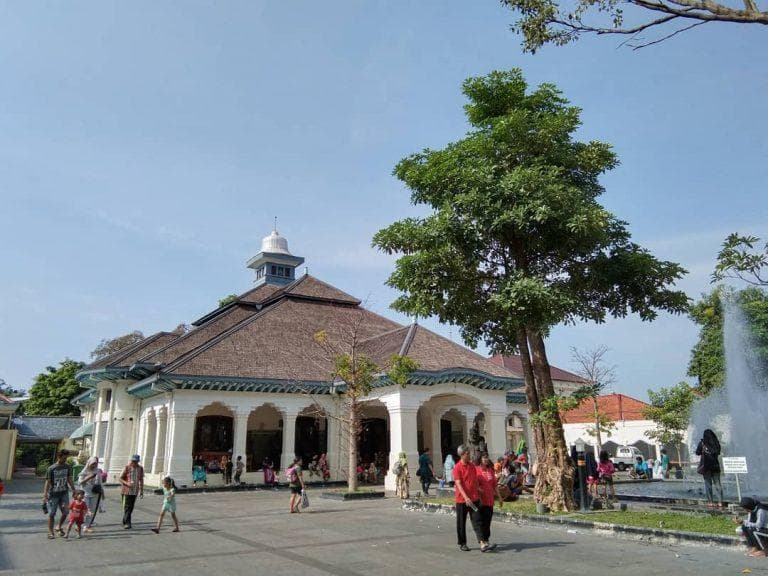 Kini, Loji Gandrung atau rumah dinas Walikota Solo terbuka untuk umum. Masyarakat bisa berjalan-jalan atau berswafoto di sana. (Instagram/Ikhaseptiana)