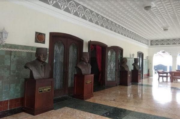 Loji Gandrung adalah tempat yang digunakan untuk menginap jika datang ke Solo. (Sindo/Ary Wahyu Wibowo)