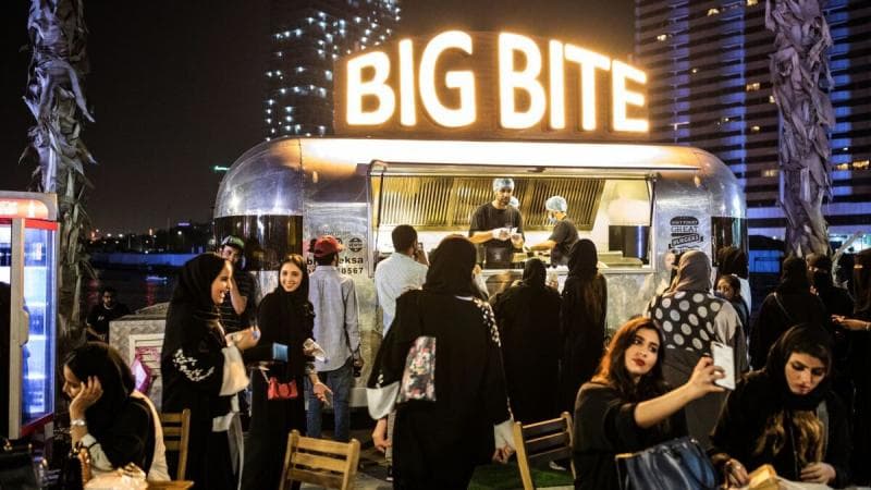 Kehidupan malam di Arab Saudi yang semakin terbuka. (Latimes)