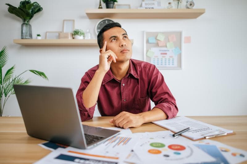 Writer's block sering membuat para penulis kehabisan ide. (Freepik)