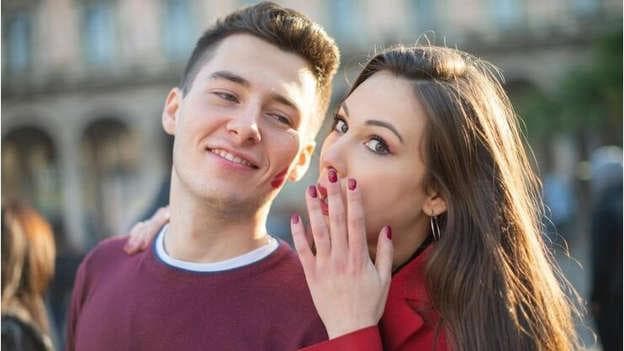 Ciri-Ciri Pasangan Melakukan Love Bombing