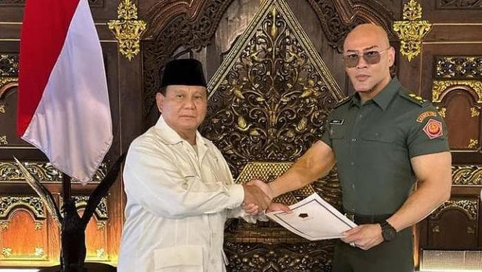 Pangkat tituler diberikan kepada warga negara yang diperlukan dan bersedia untuk menjalankan tugas jabatan keprajuritan tertentu di lingkungan TNI. (Instagram/Mastercorbuzier)
