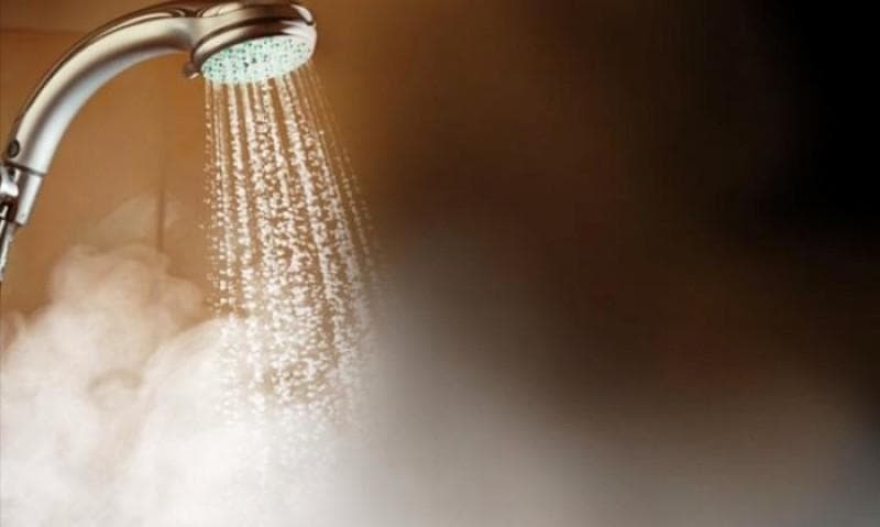 Mandi air hangat terlalu sering memicu beberapa gangguan kesehatan. (homemhoespelho via Lampost)