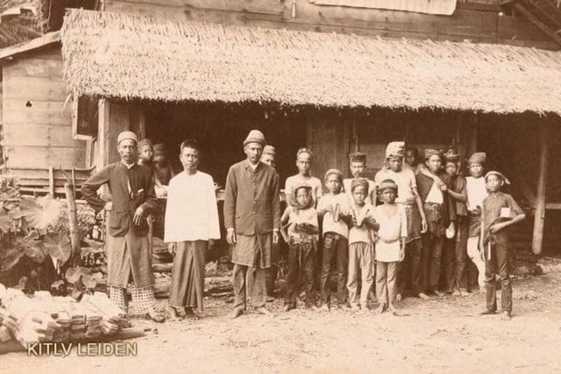 Istilah 'banyak anak banyak rezeki' muncul pada masa tanam paksa. (Voi/Geheugen.Delper.NL/KITV Leiden)