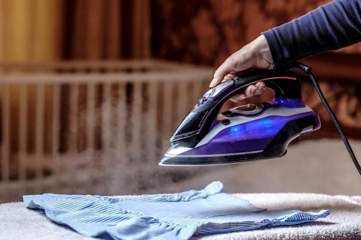 Ilustrasi: Diduga, ledakan keras yang tejadi berasal dari setrika uap. (Dekoruma)