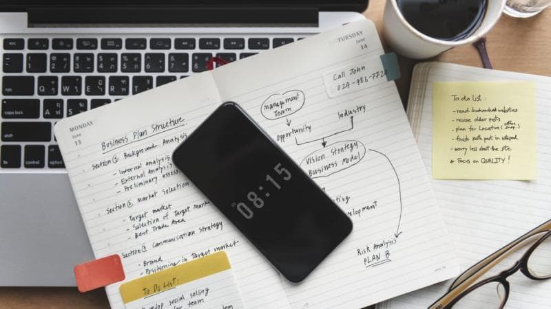 Ilustrasi: Daripada melakukan banyak hal dalam satu waktu, sebaiknya kerjakan satu hal dengan fokus. (Freepik)