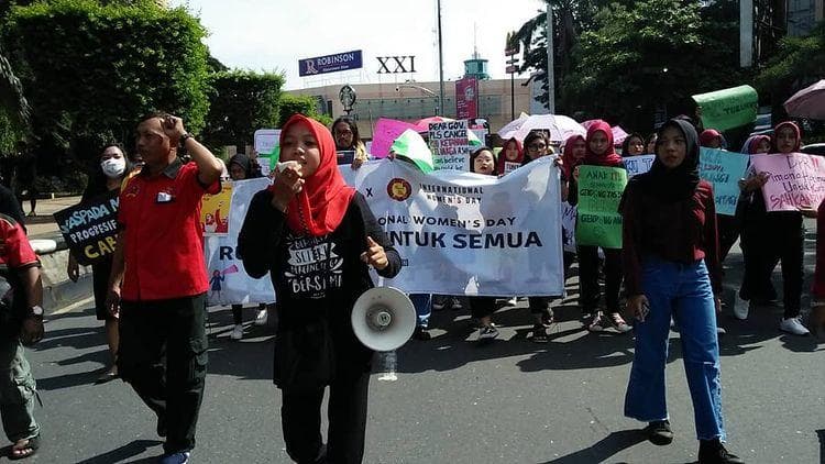 Potret Muda Bersuara saat terlibat aktif dalam memperingati Internasional Women Day tahun 2020 (Instagram @_mudabersuara).