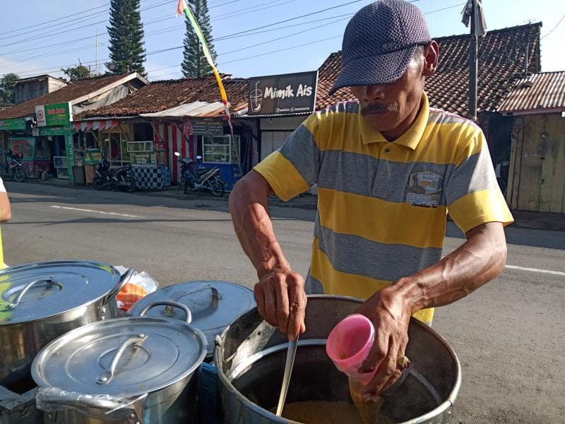 Sehatno sangat menjaga kebersihan dagangannya. (Inibaru.id/ Zulfa Anisah)