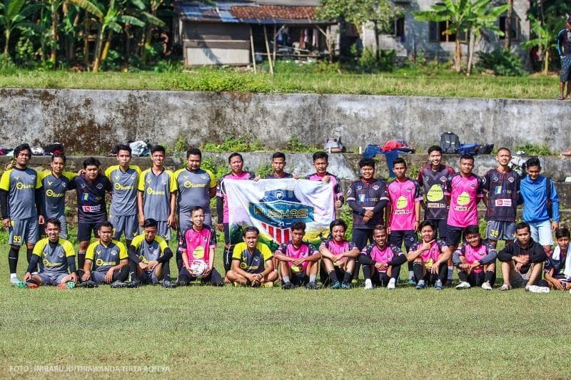 Salah satu potret tim&nbsp;Puskas 21 FC. (Inibaru.id/ Triawanda Tirta Aditya)
