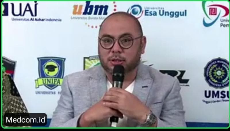 Ketua Yayasan Surya Edukasi Bangsa Foundation Mohammad Mirdal Akib saat memberikan keterangan Press Conference OSC Award 2022, Sabtu (21/01/2023).