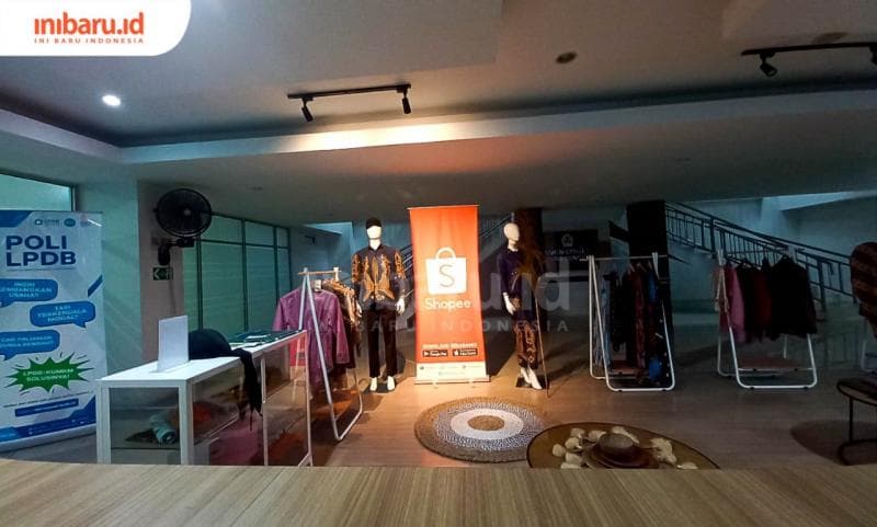 Salah satu UMKM Shopee yang berkolaborasi dengan Hetero Space Semarang.&nbsp;(Inibaru.id/ Fitroh Nurikhsan)