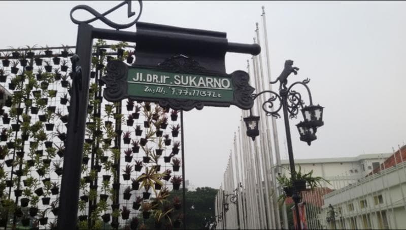 Mana yang Benar, Sukarno atau Soekarno?