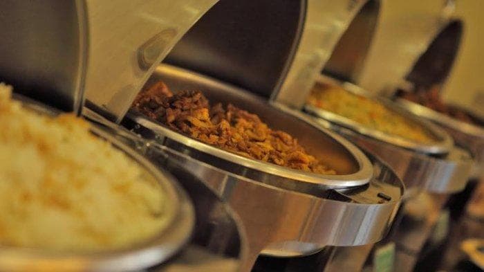 Kelar Sarapan, Bolehkah Membungkus Makanan dari Restoran Hotel?