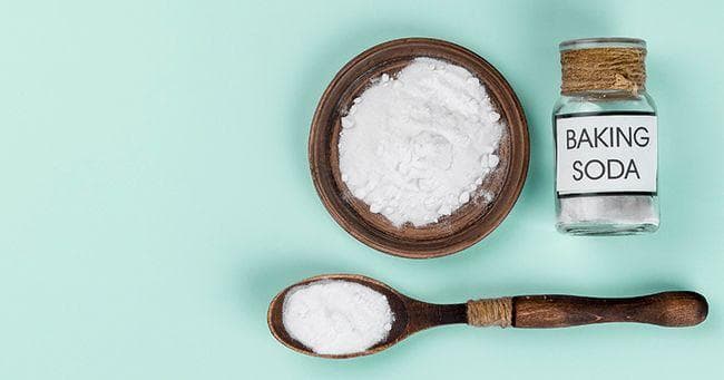 Baking soda bisa membersihkan noda membandel. (Freepik)