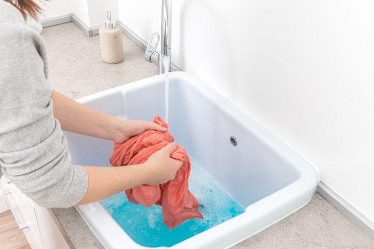 Kelebihan Mencuci Pakaian dengan Air Hangat