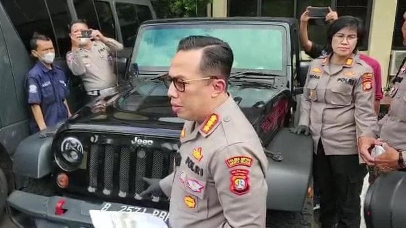 Jeep Rubicon yang sering dipamerkan Mario kabarnya belum dilaporkan ayahnya ke LHKPN. (Merdeka/Bachtiarudin Alam)