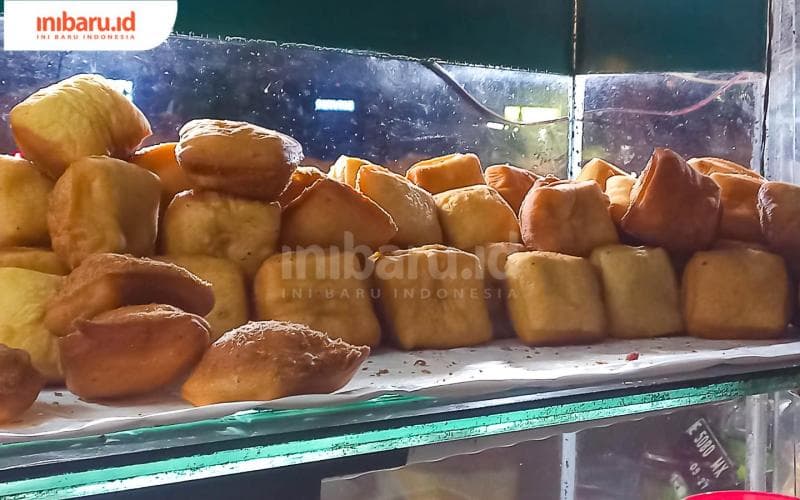 Bolang-baling Peterongan yang legendaris di Kota Semarang. (Inibaru.id/Fitroh Nurikhsan)