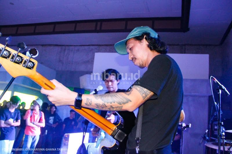 Maosko, band lokal Semarang yang menjadi pembuka Gemuruh Gigs Volume 6 yang bertajuk 'Shelter of Heatwave'.