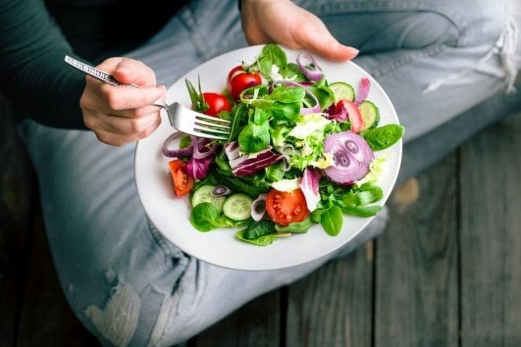Mengkritik Masakan Teman Tanpa Menyakiti Hatinya