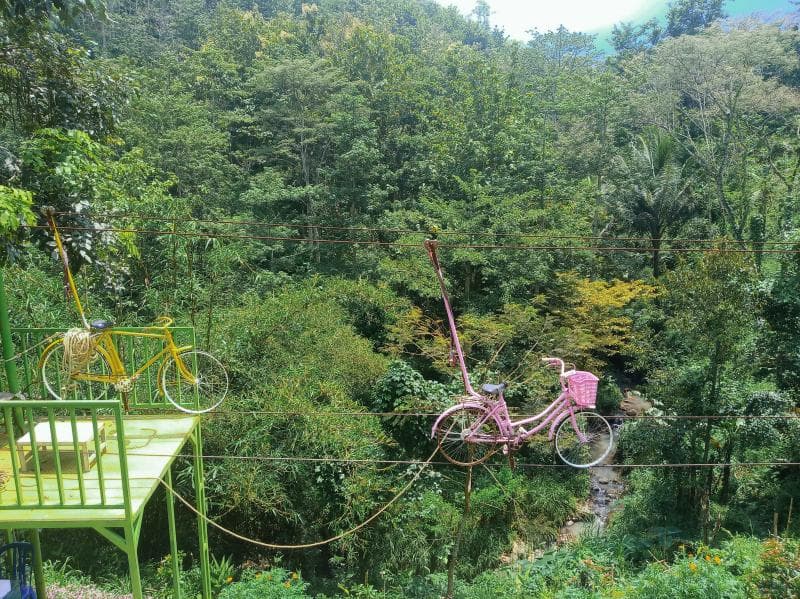 Spot&nbsp;<i>bike zipline</i>&nbsp;yang ada di The Hills Vaganza.&nbsp;(Inibaru.id/ Rafida Azzundhani)