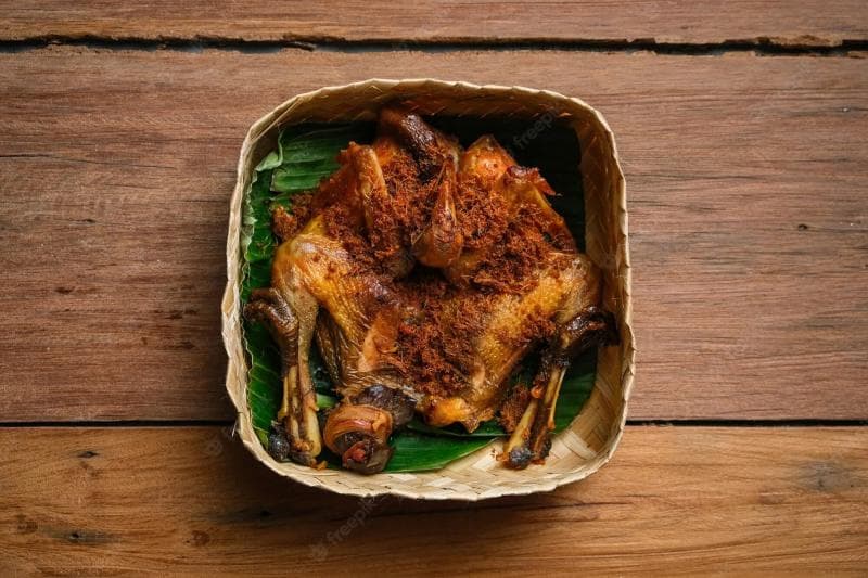 Ayam goreng Kalasan memiliki cita rasa yang khas. (Freepik)