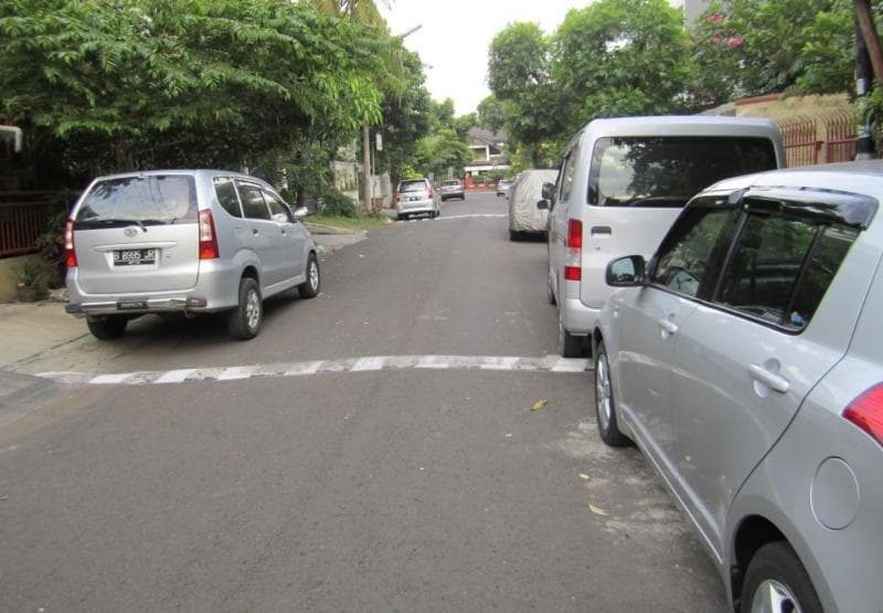 Pemilik Mobil di Solo Wajib Mempunyai Garasi, Ini Perdanya