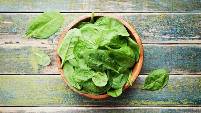 Mengonsumsi makanan tinggi nitrat seperti bayam, merupakan cara yang efektif untuk menjaga kesehatan jantung. (Shutterstock/Nesavinov)