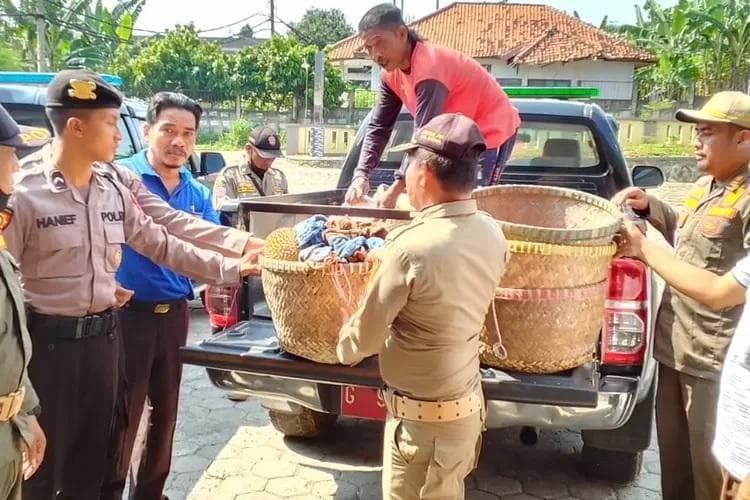 Para pedagang durian celeng sudah mendapatkan pembinaan beberapa kali. (Ayobatang)