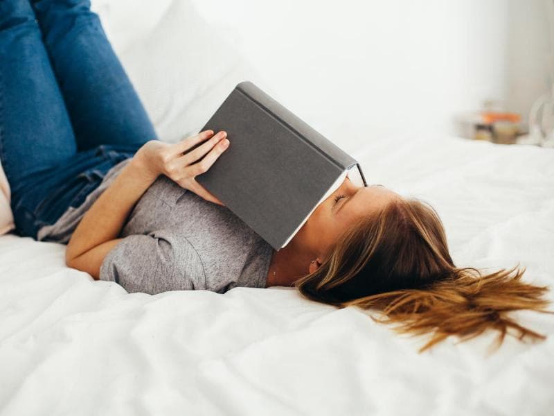 Malas-malasan di akhir pekan bisa memberikan manfaat kesehatan. (Pexels/Daria Shevtsova)