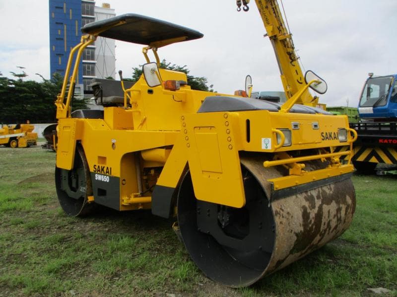 Ada alasan mengapa alat berat diberi warna kuning. (Globalberdikarijaya)