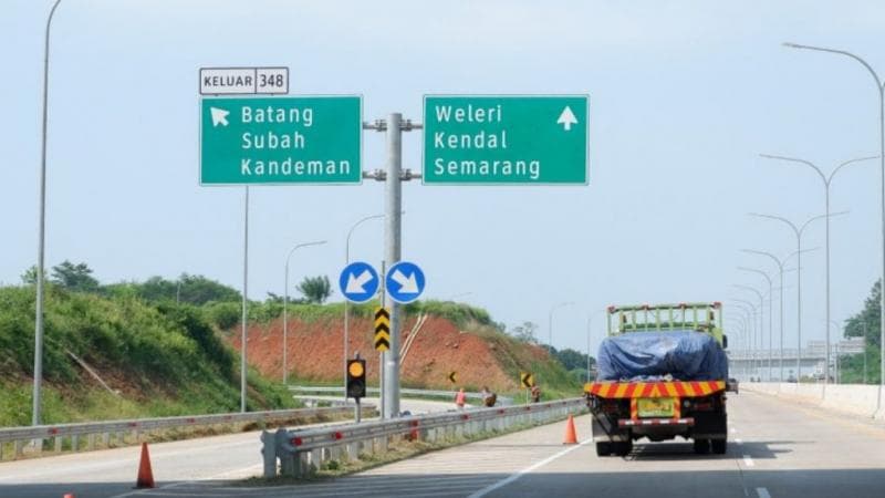 Rambu Pendahulu Petunjuk Jurusan (RPPJ) berwarna hijau, biru, coklat, kuning, merah, dan lainnya. (Momobil)