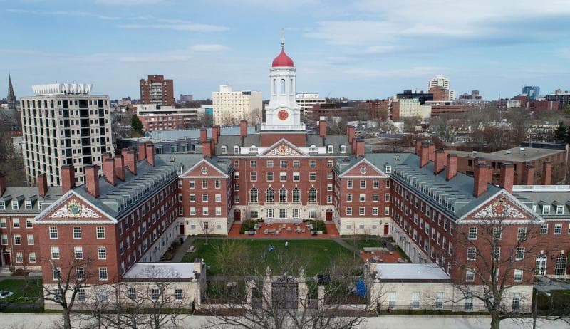 Universitas Harvard membuka kursus Bahasa Indonesia. (Forbes/Boston Globe/Getty Images)