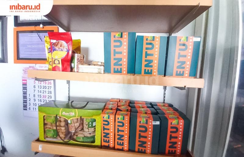 Potret beberapa roti kering yang terbuat dari bahan baku bekatul. (Inibaru.id/ Fitroh Nurikhsan)