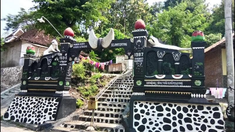 Menguak Cerita Tentang Wanginya Makam Bumi Arum di Sukoharjo