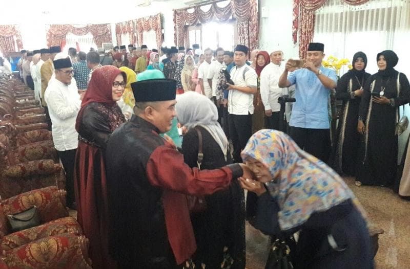 Pejabat negara diizinkan menggelar open house lebaran tahun ini. (Sukoharjonews)