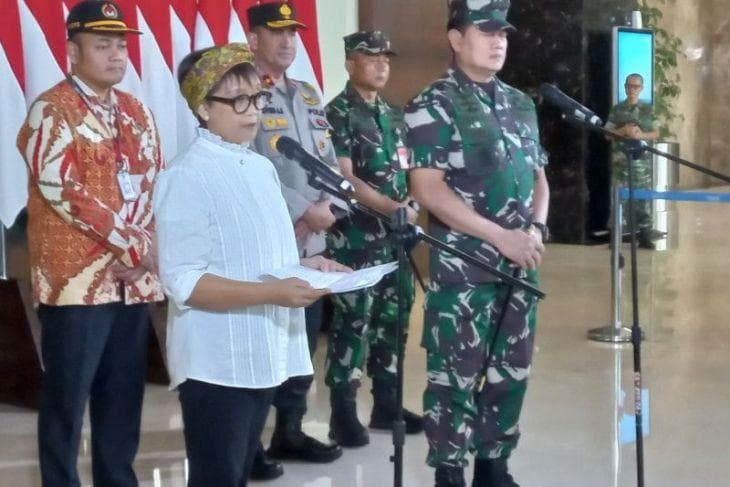 Menteri Luar Negeri (Menlu) Retno Marsudi mengatakan 385 WNI sudah sampai di Indonesia dari Sudan. (Antara Foto)
