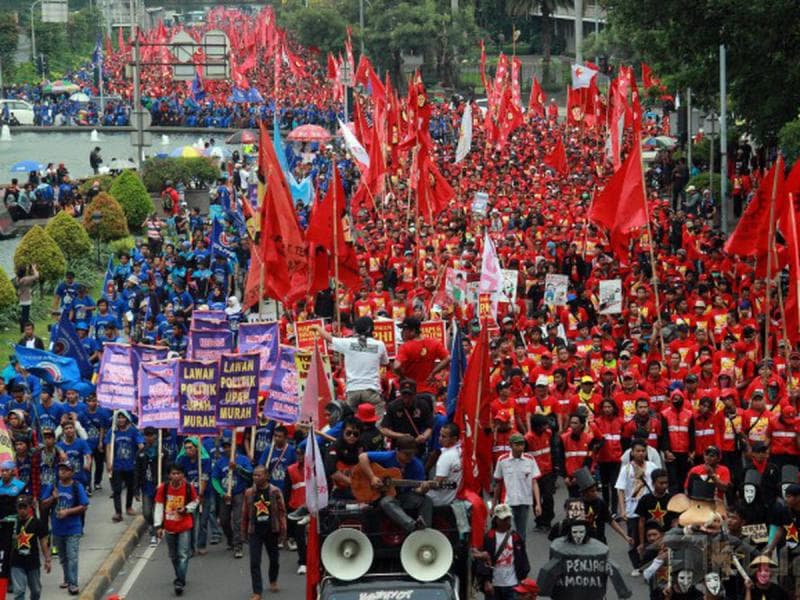 Di Indonesia peringatan May Day diisi dengan melakukan demonstrasi untuk menyampaikan aspirasi. (via Liputan6)