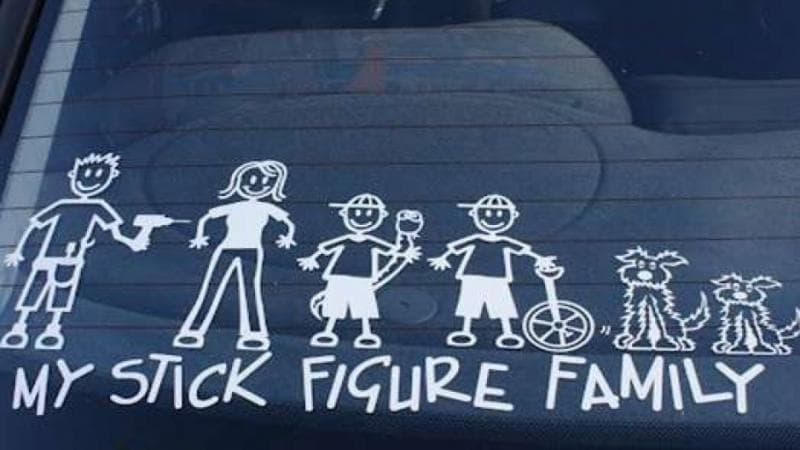 Ternyata, Memasang Stiker Happy Family di Mobil Bisa Berbahaya