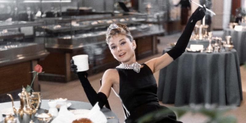 Audrey Hepburn menjadi salah seorang ikon busana ole money. (Townandcountry)