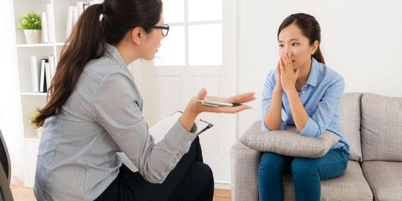 Segera cari bantuan ketika kamu merasa mengalami mental illness karena bisa diobati. (via Sehatq)