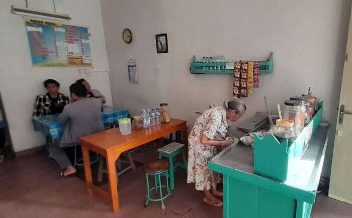 Manisnya Kisah Warung Es Setabelan di Solo