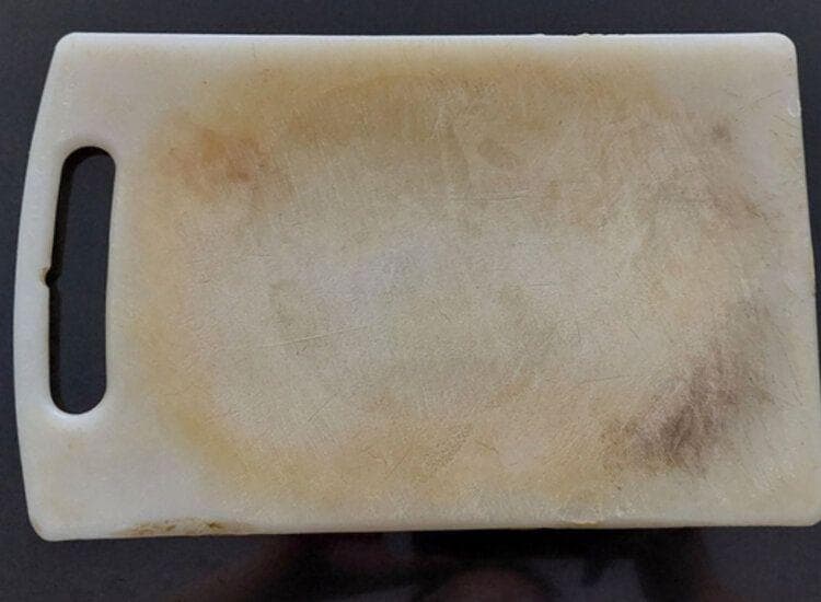 Talenan plastik sudah harus diganti. (Nakita/shannon)